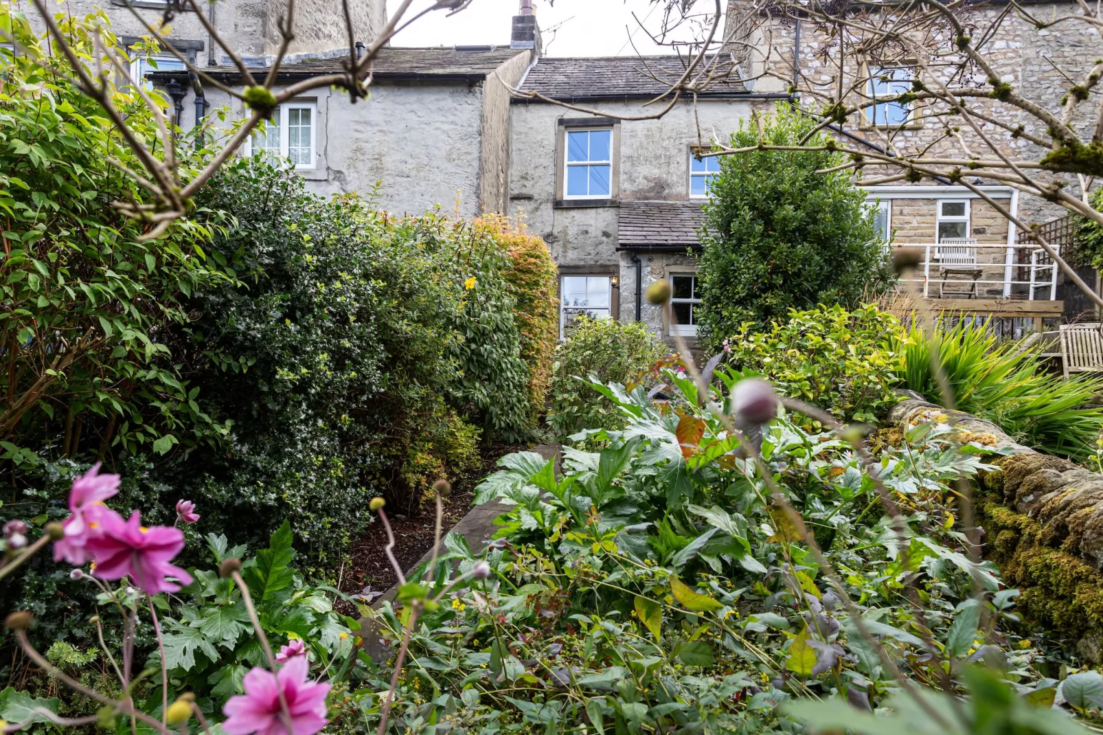 Garden Cottage-Gardens summer