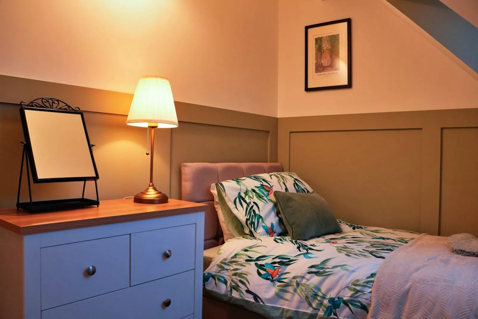 No. 8 Meadow Retreat-Bedroom