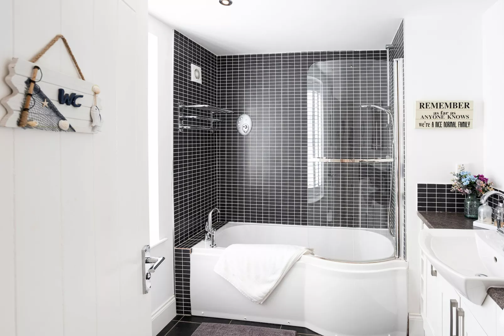 Lighthouse Cottage-Bathroom