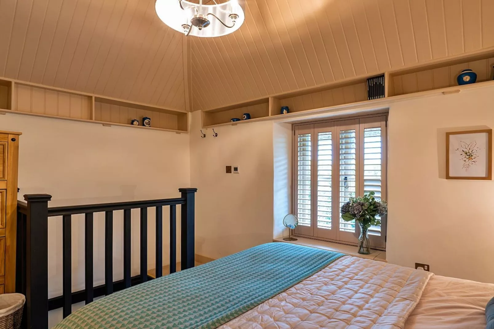 The Thatch at Winterborne Houghton-Bedroom