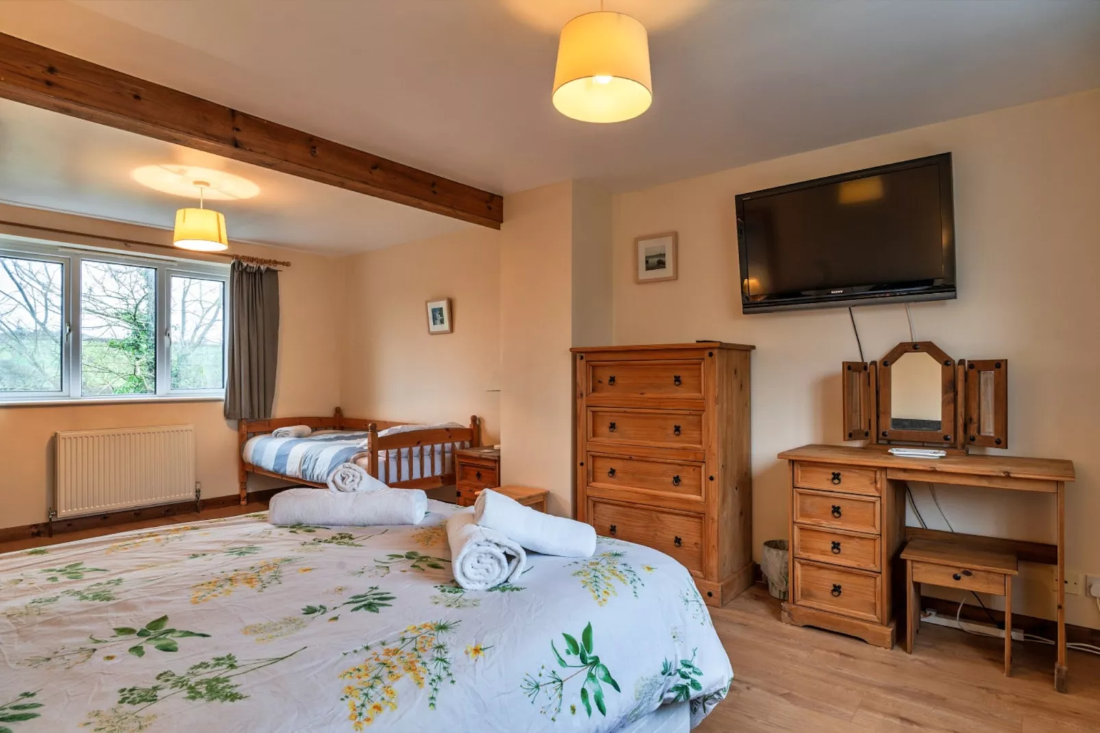 No.1 Gladys' Orchard-Bedroom