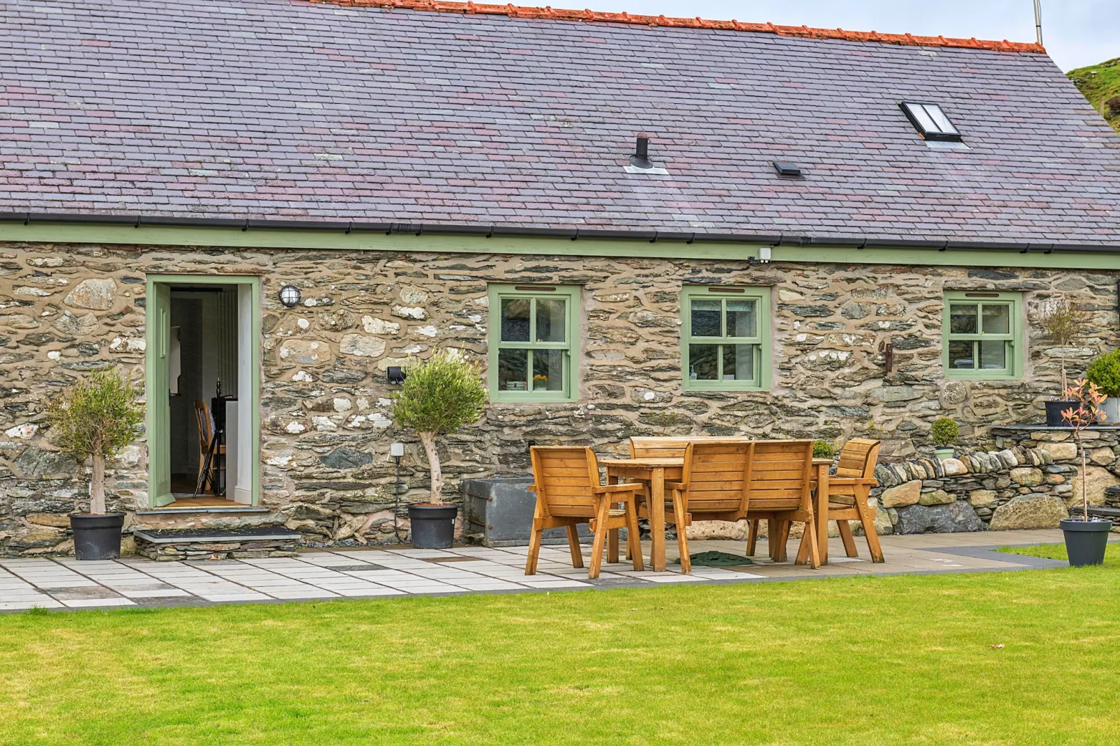 Moelis Barn-Outdoor