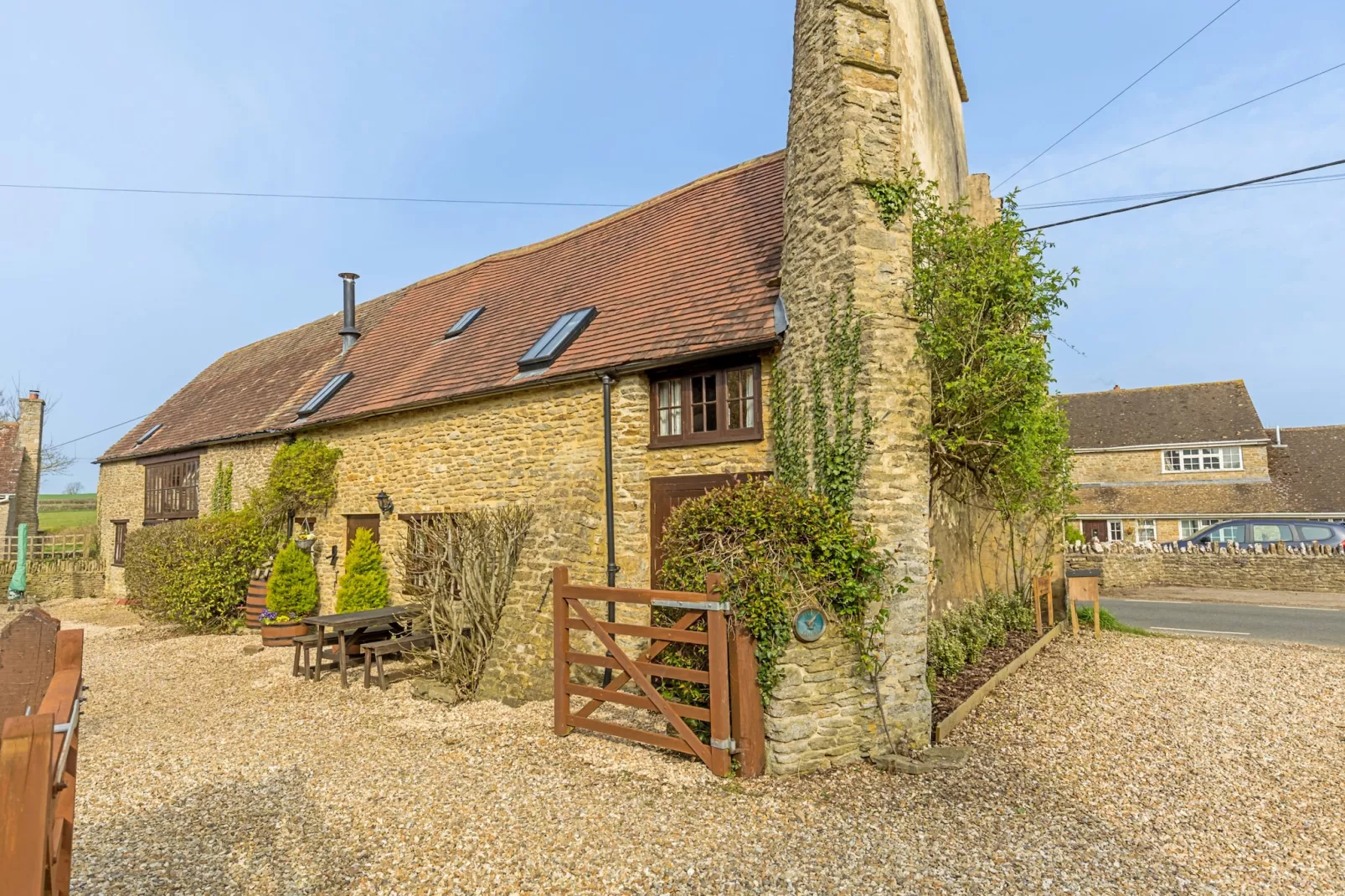Fives Court Cottage-Outdoor