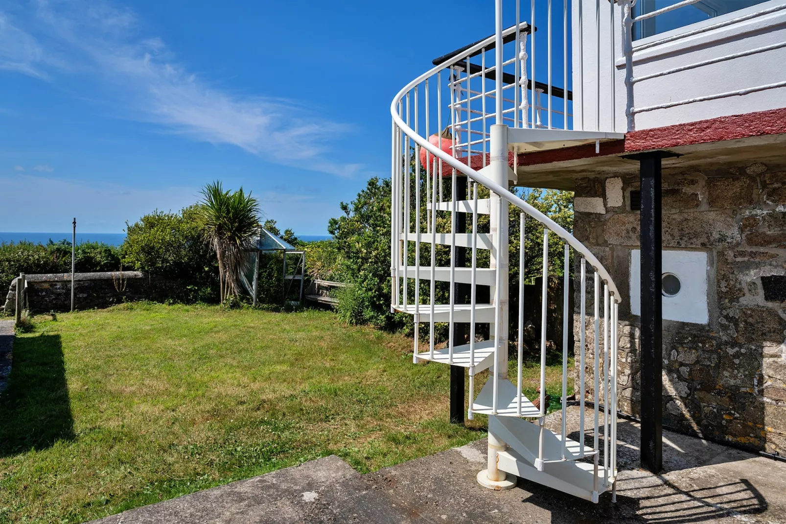 The Watchtower at Western Watch-Jardin d'été