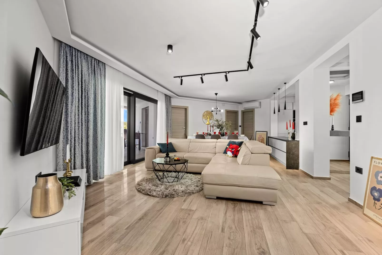 Villa Speranza with Private Illuminated Pool-Living room