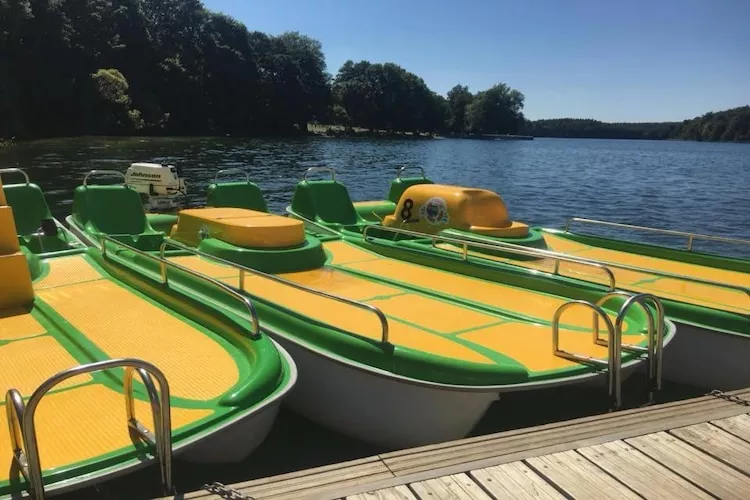 Domki wakacyjne nad jeziorem Cieszyno-Installations du parc