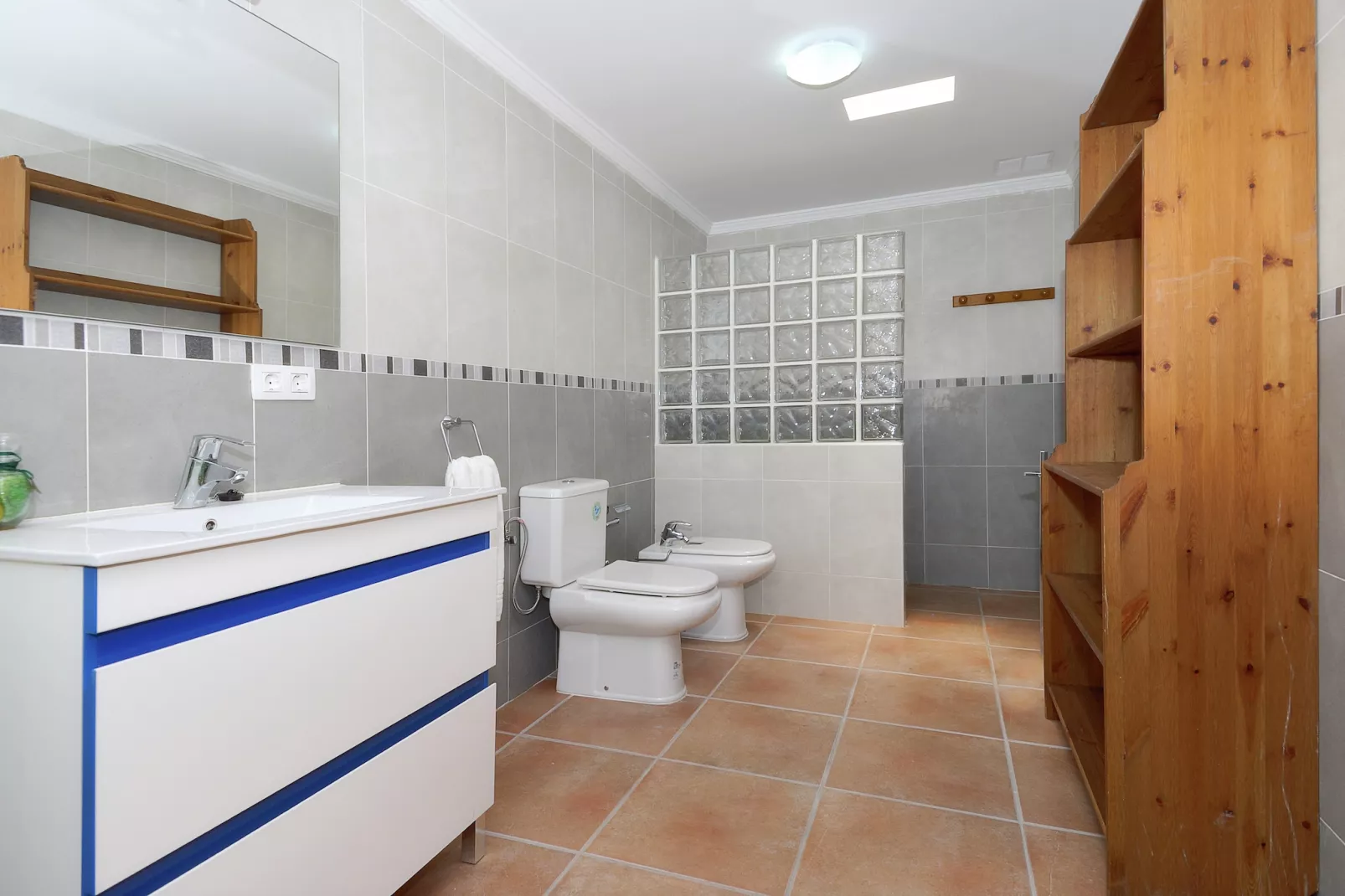 House Deluxe Limones-Bathroom