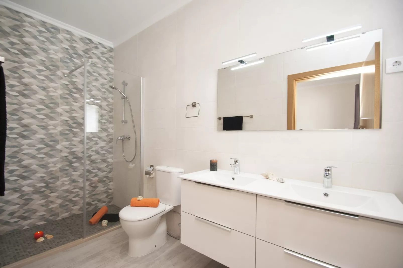 Villa Galapagos-Bathroom