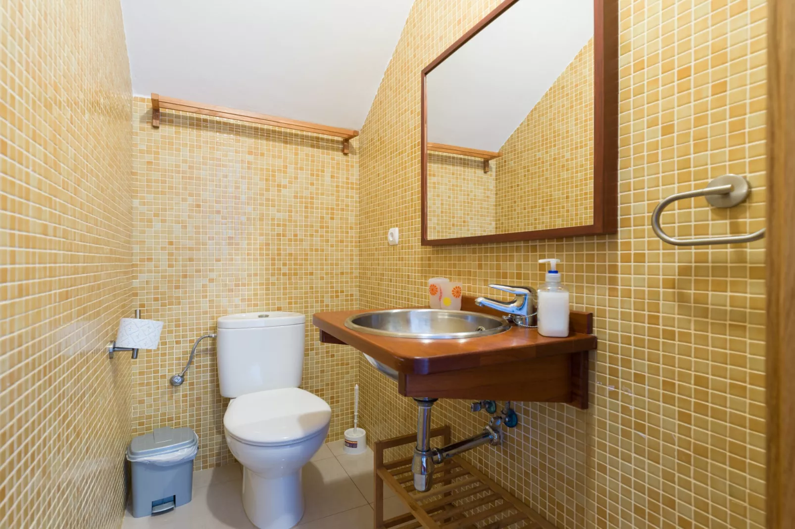 Puente de Piedra-Bathroom