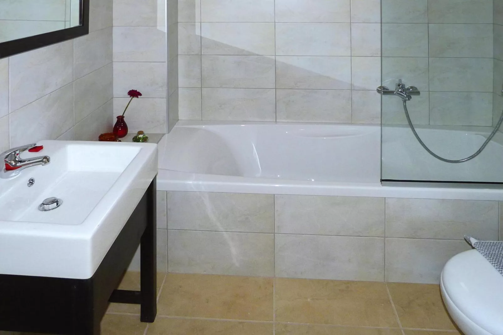 Villas Azure Beach, Nopigia-1-bedroom-villa - 45 sqm with sharing pool-Badezimmer