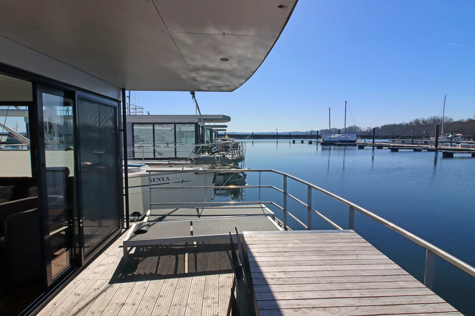 Hausboot Family & Friends LP2 / 4 Personen-Terrace balcony