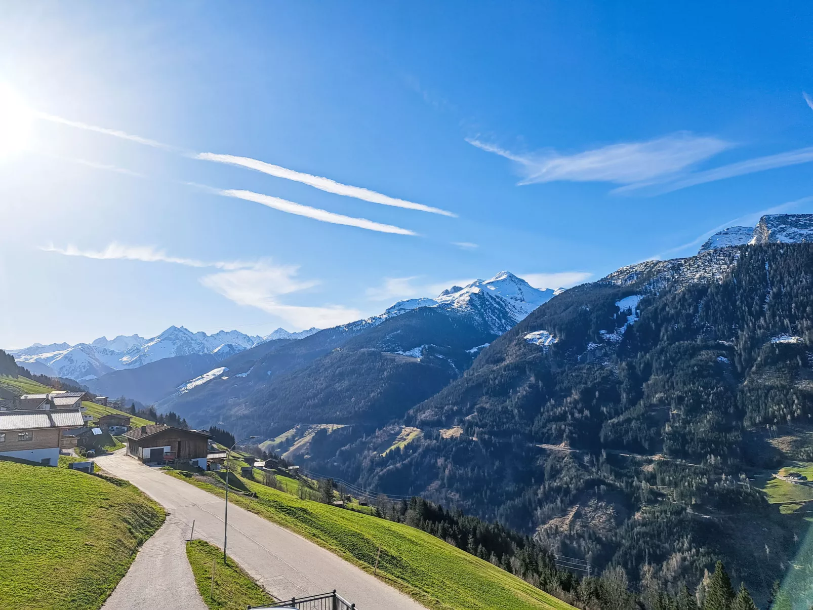 Alpenblick-Outside
