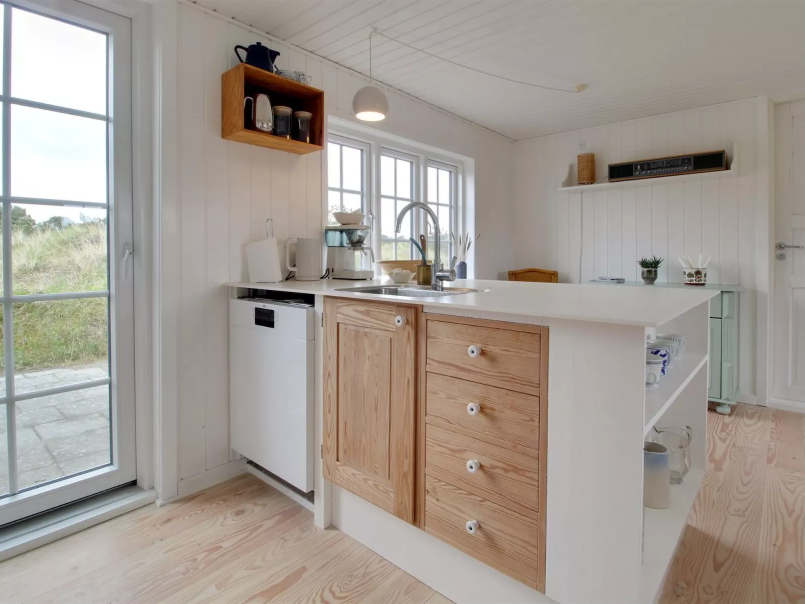 "Neija" - 800m from the sea-Drinnen