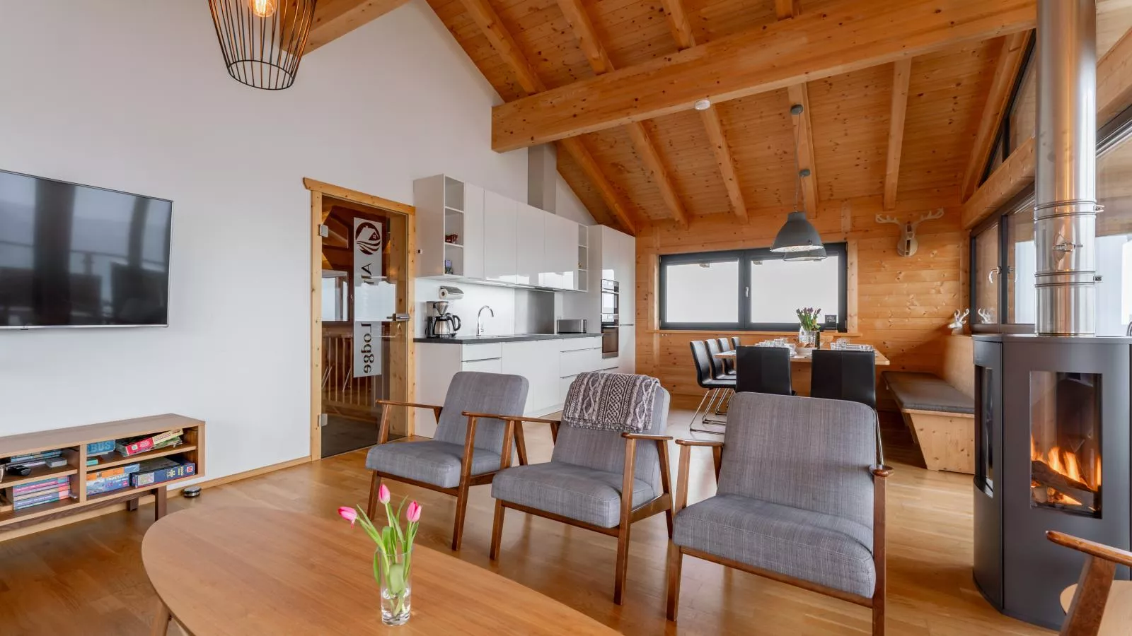 Alpina Lodge-Living room