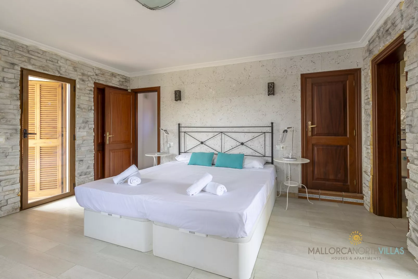 Villa Alejandra con piscina privada y gran jardín-Chambre