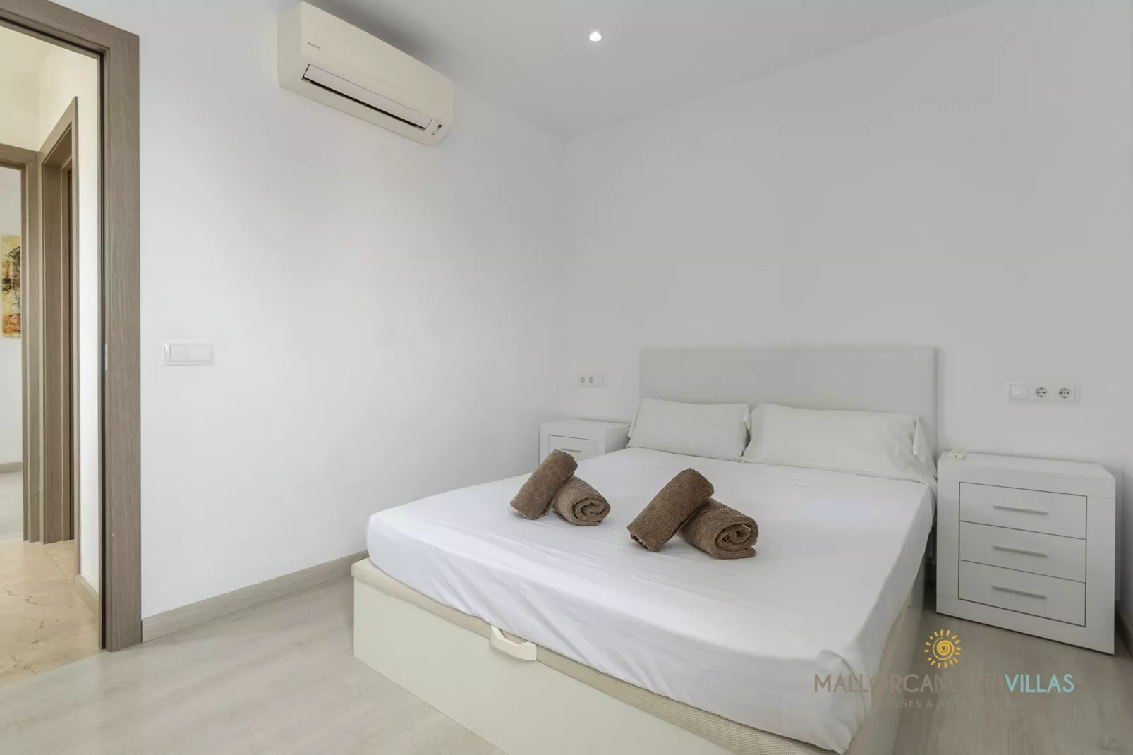 VILLA IOLA IDEAL PARA FAMILIAS A 150M DE LA PLAYA-Bedroom