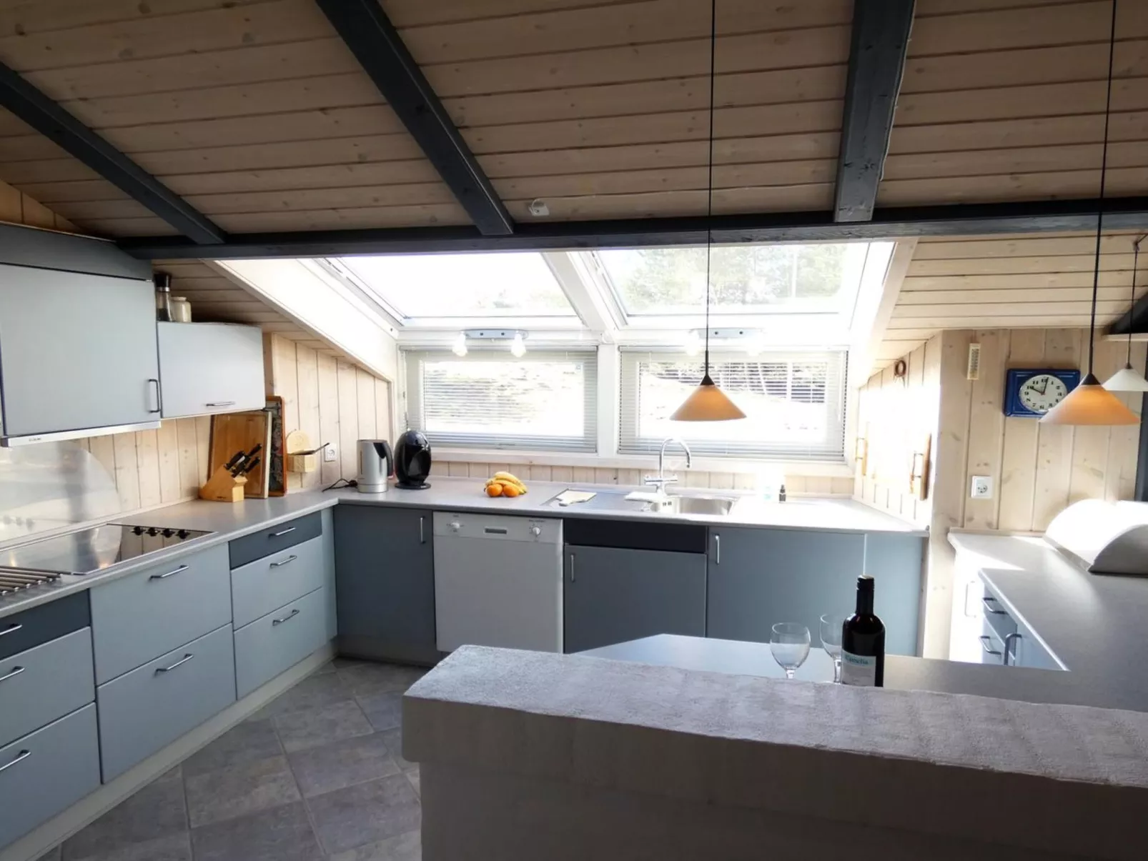 "Esmeralda" - 1.1km from the sea-Inside