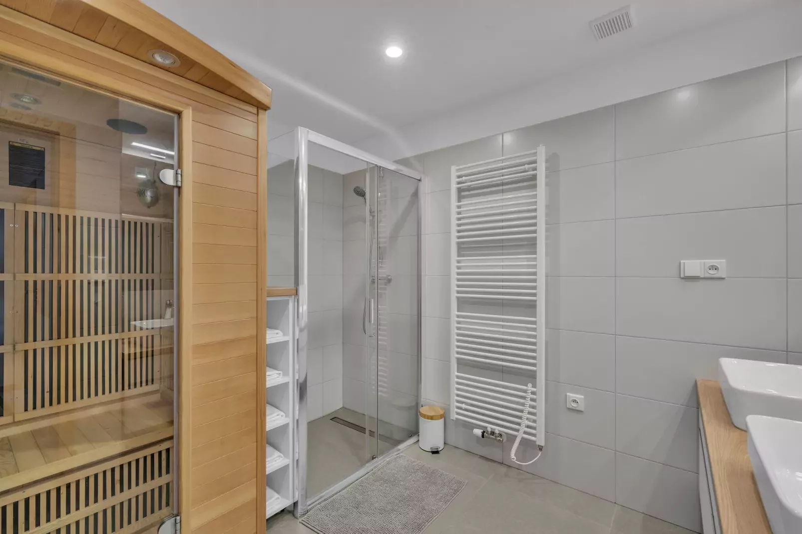 Cerny Dul KCL061-A-Bathroom