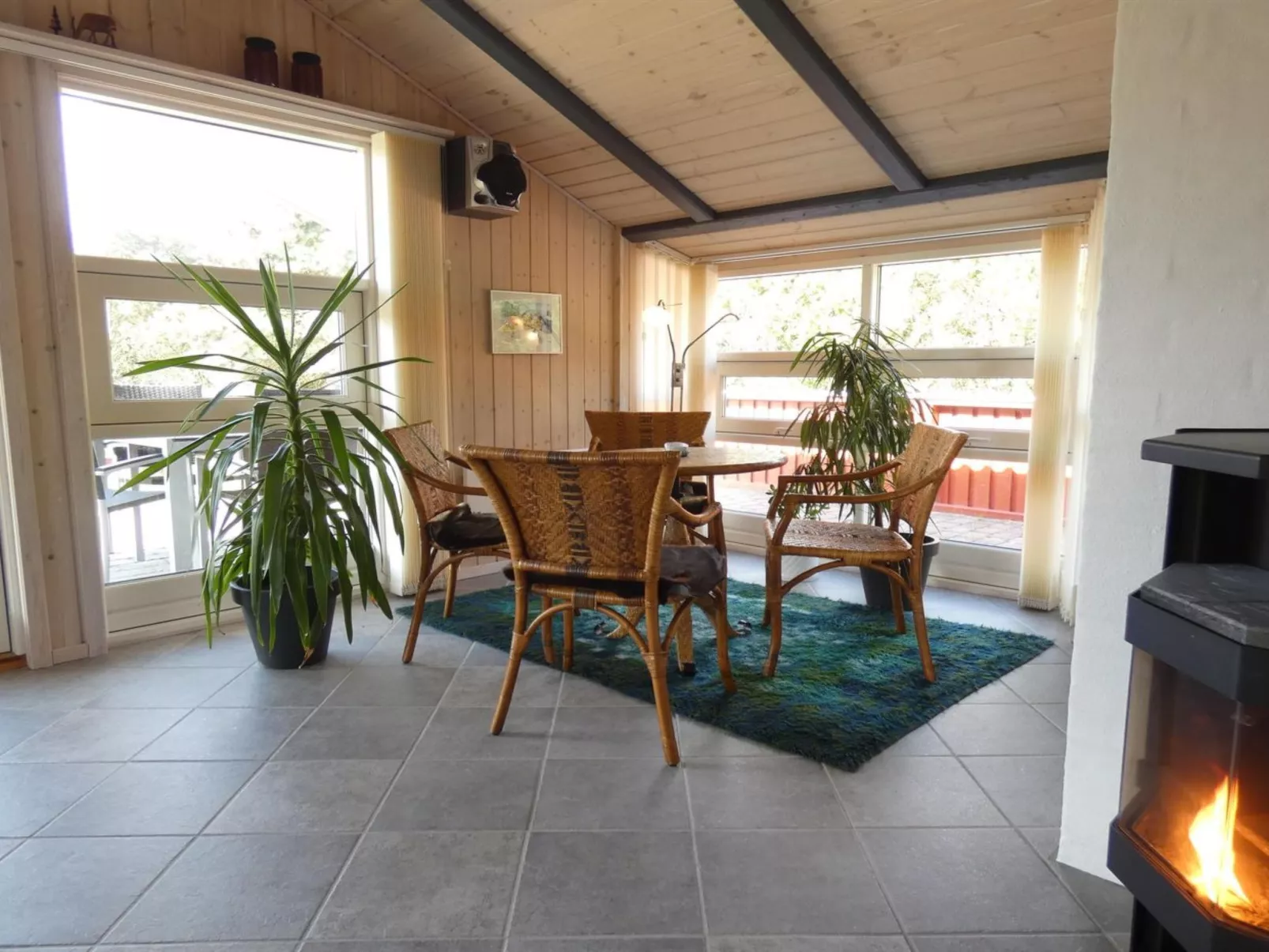"Esmeralda" - 1.1km from the sea-Inside