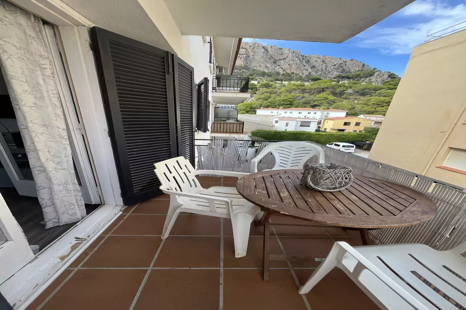 MONTGRIS 2-9-Terrace balcony
