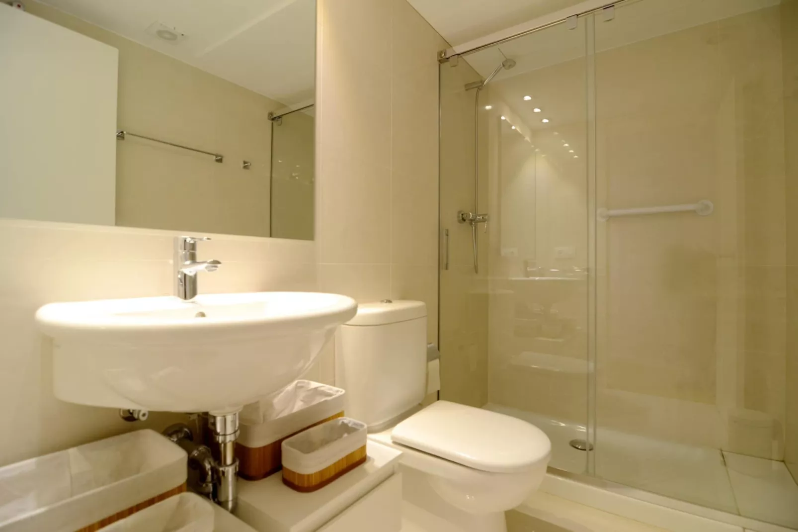 ESGLESIA 7-Bathroom