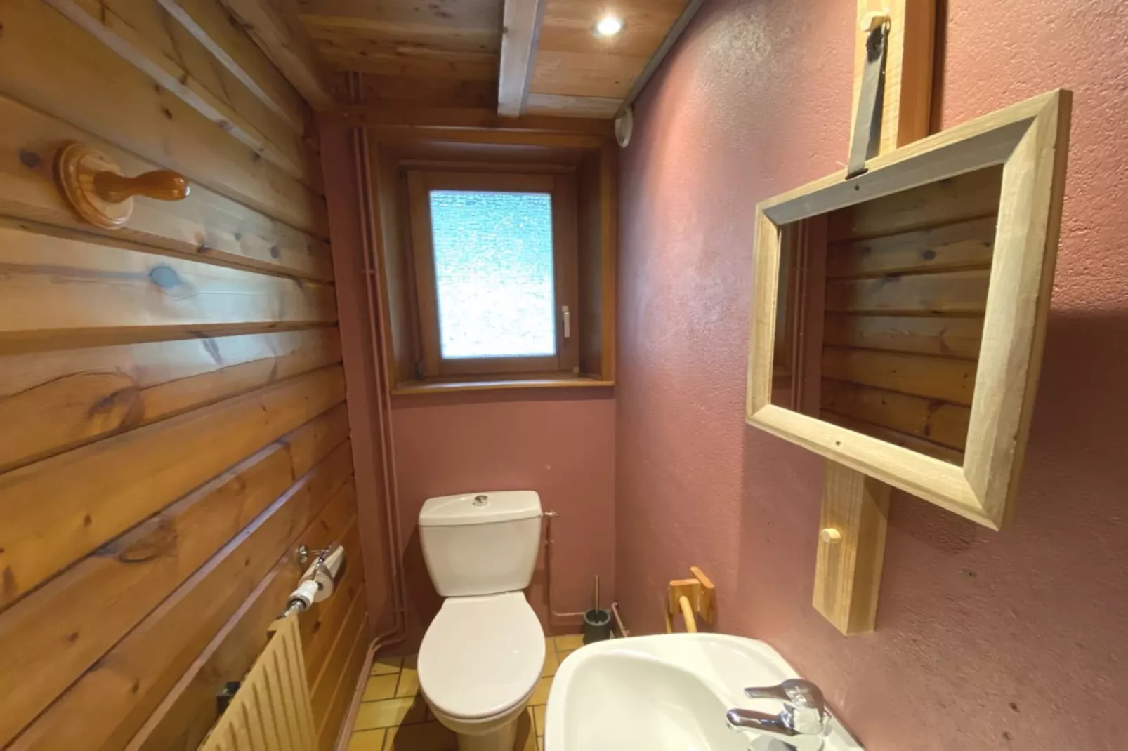 LE RENARD  Chalet en bois au calme-Bathroom