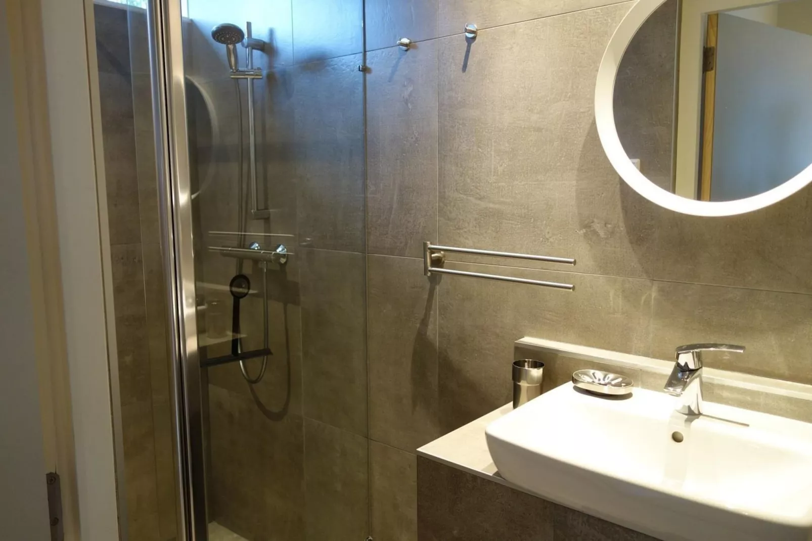 Eureka 68-Bathroom