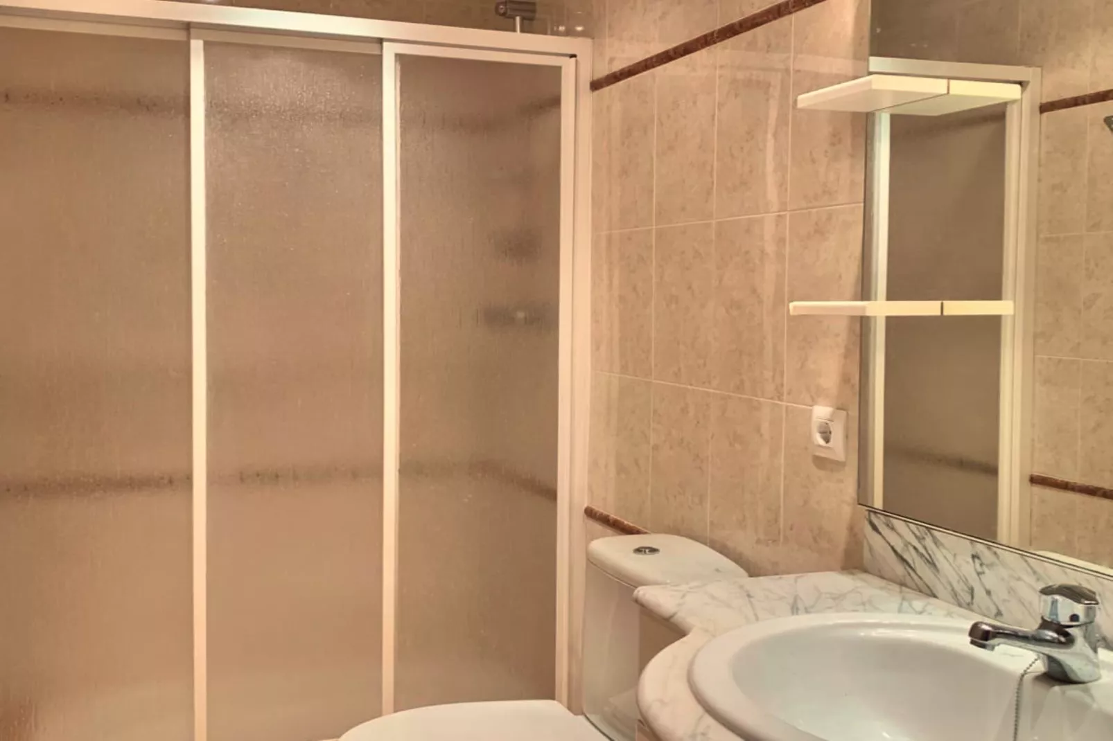 VILLA PARMENIDES Roses-Salle de bain