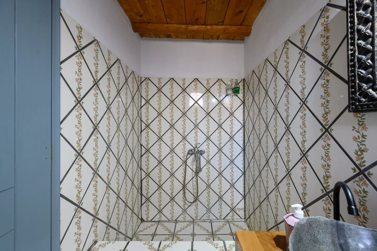Manousaki-Bathroom