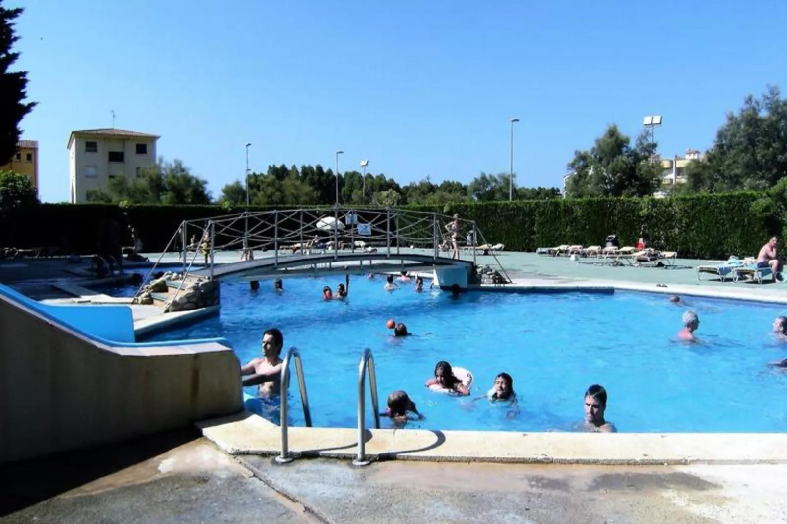 Appartements à L'Estartit-Außenbereich Sommer