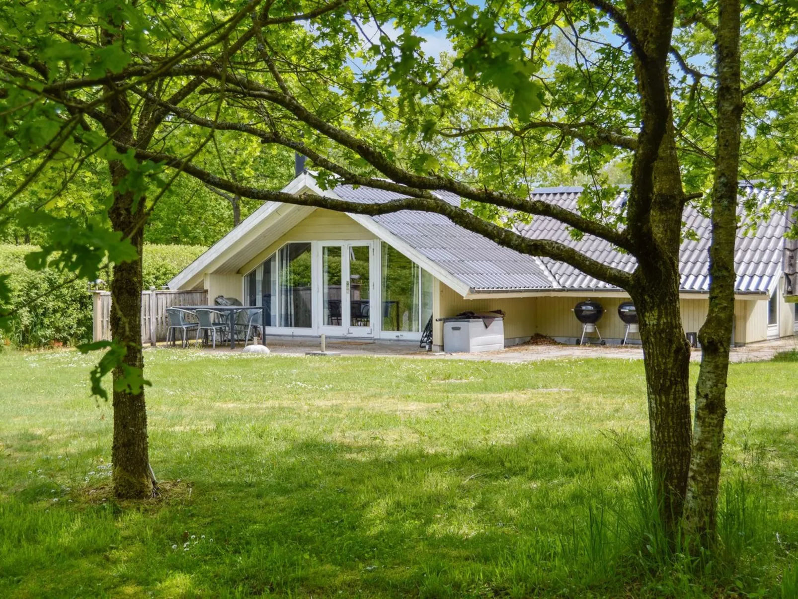 "Hailka"-Outside