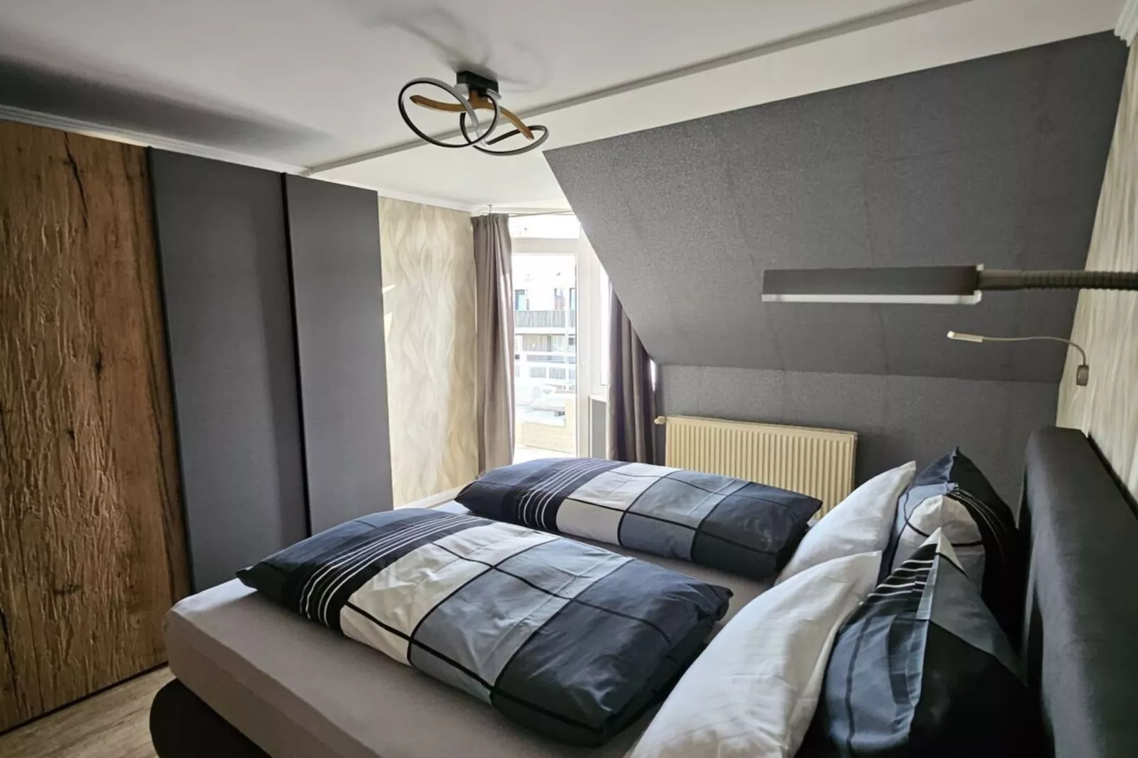 518749-Bedroom