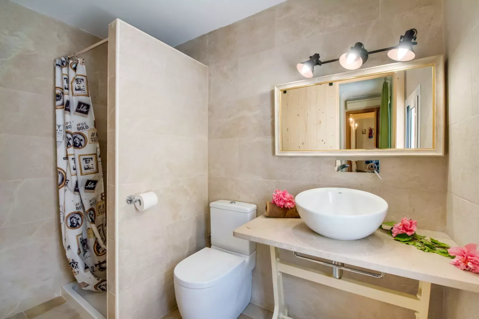 Adelfa-Bathroom