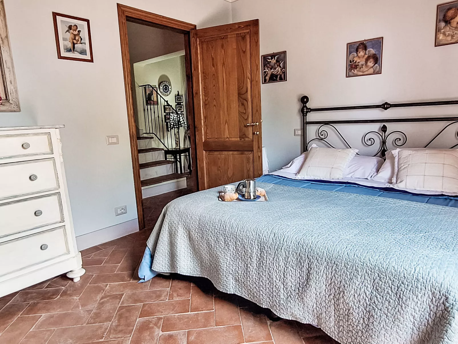 San Regolo-Inside