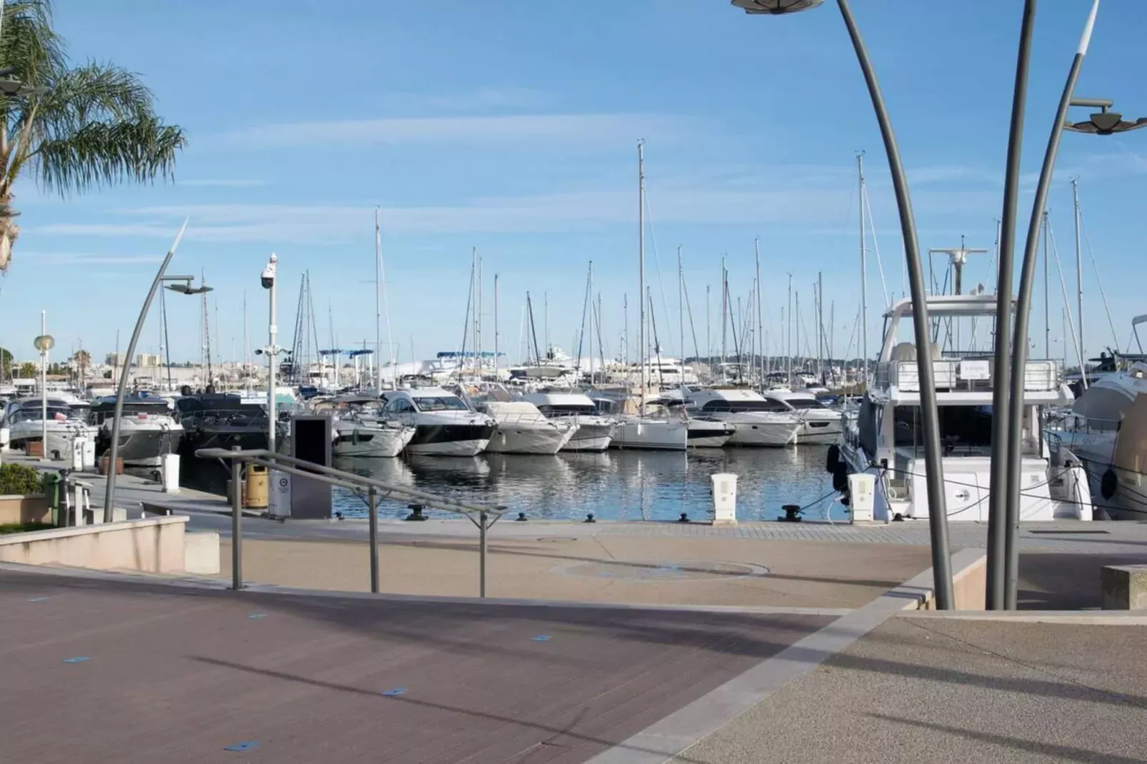 Vue Mer à Golfe-Juan Proche Cannes Plage et Garage-Areas summer 1km
