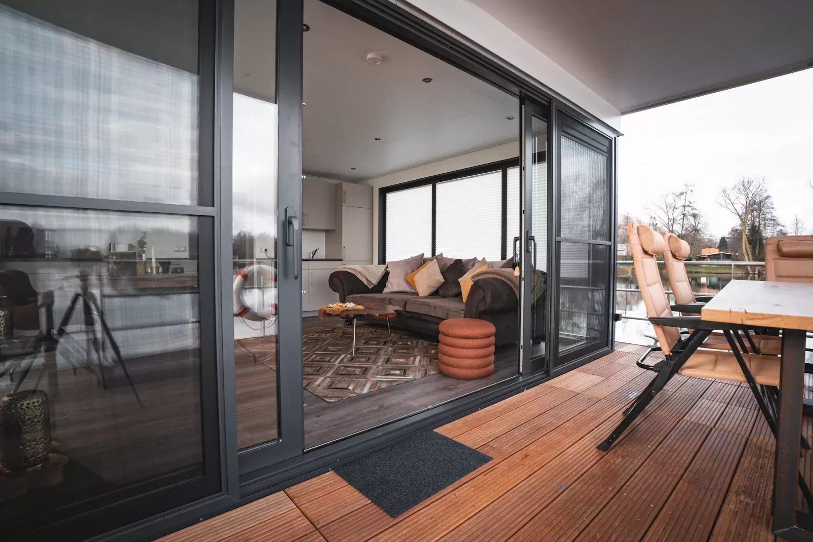 Hausboot in Höxter-Terrace balcony