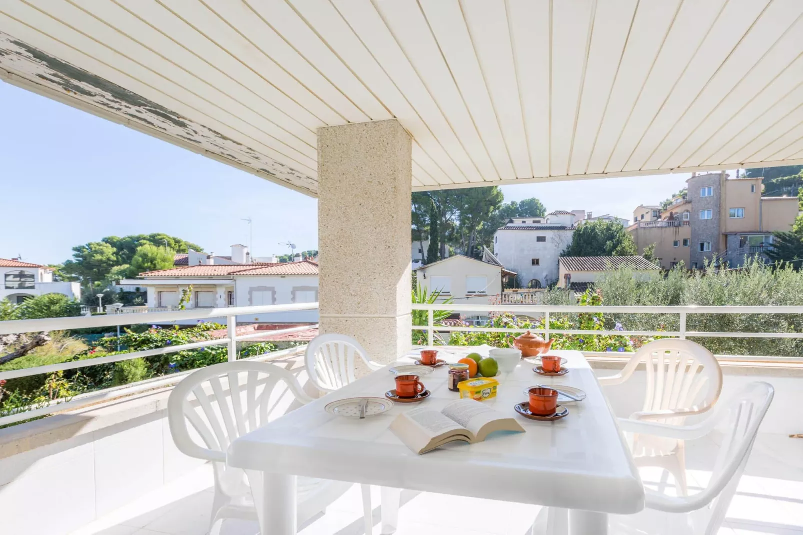 Open Pals - T-Terrace balcony