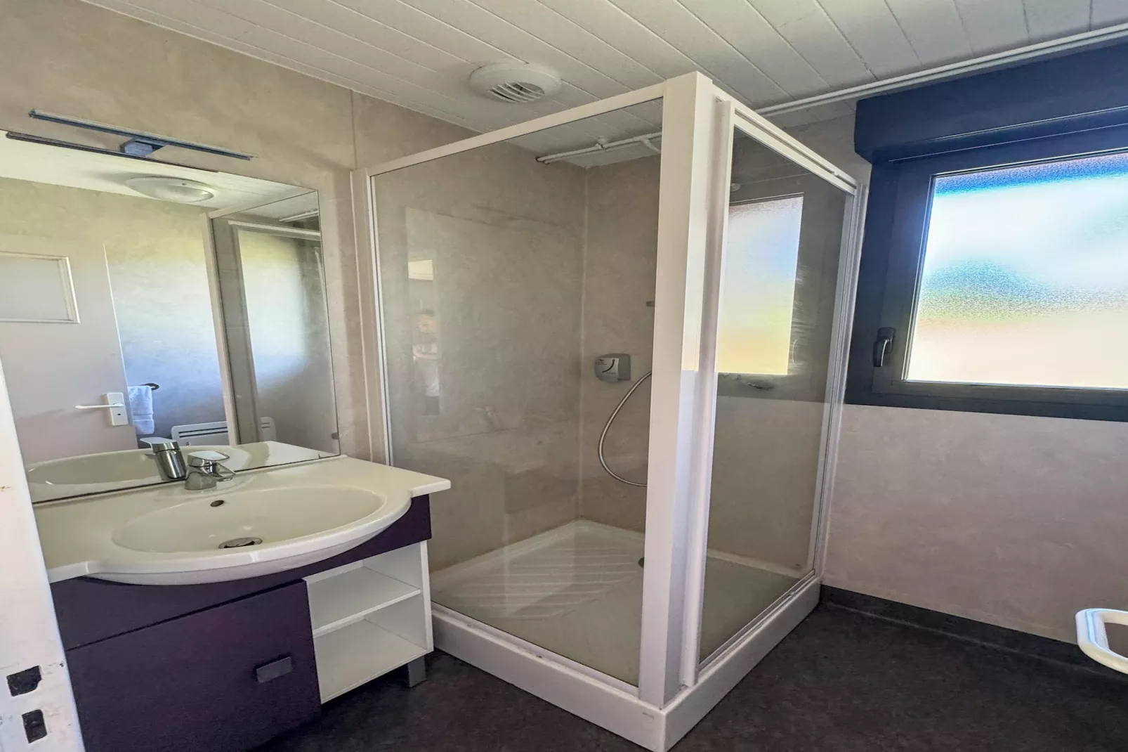 Gîte 3 Pièces 6 Personnes 1 bébé-Bathroom