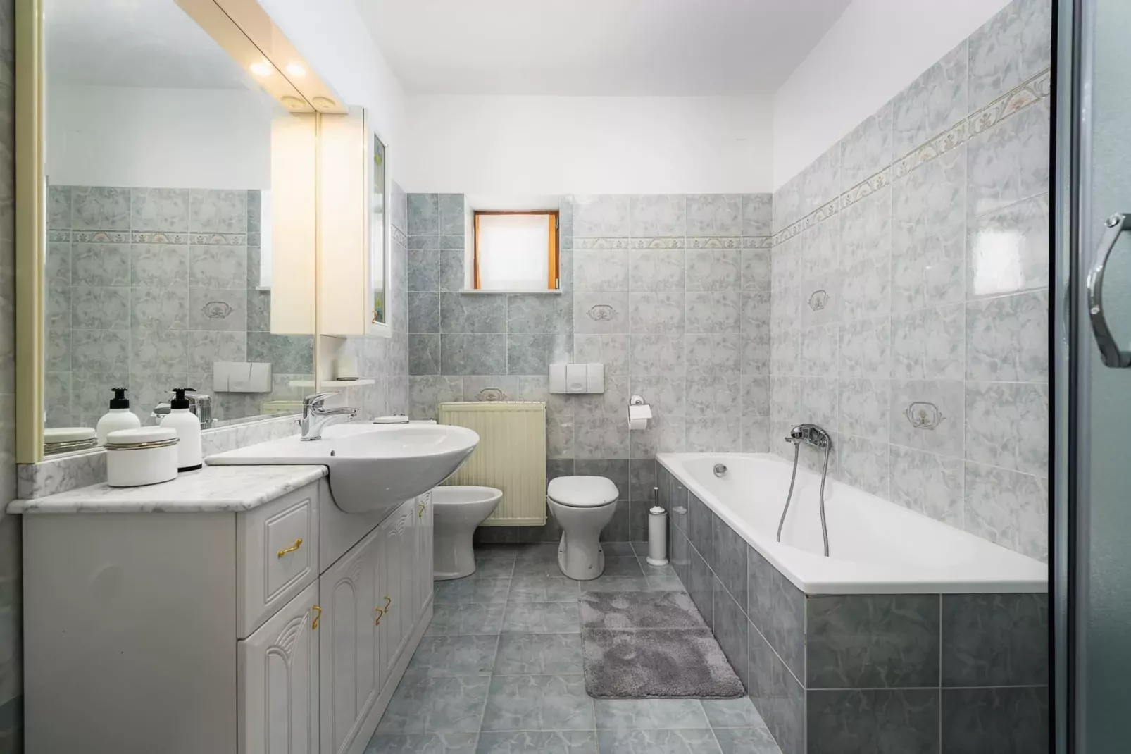 Apartment Lara with Swimming Pool - Paradiz-Badezimmer