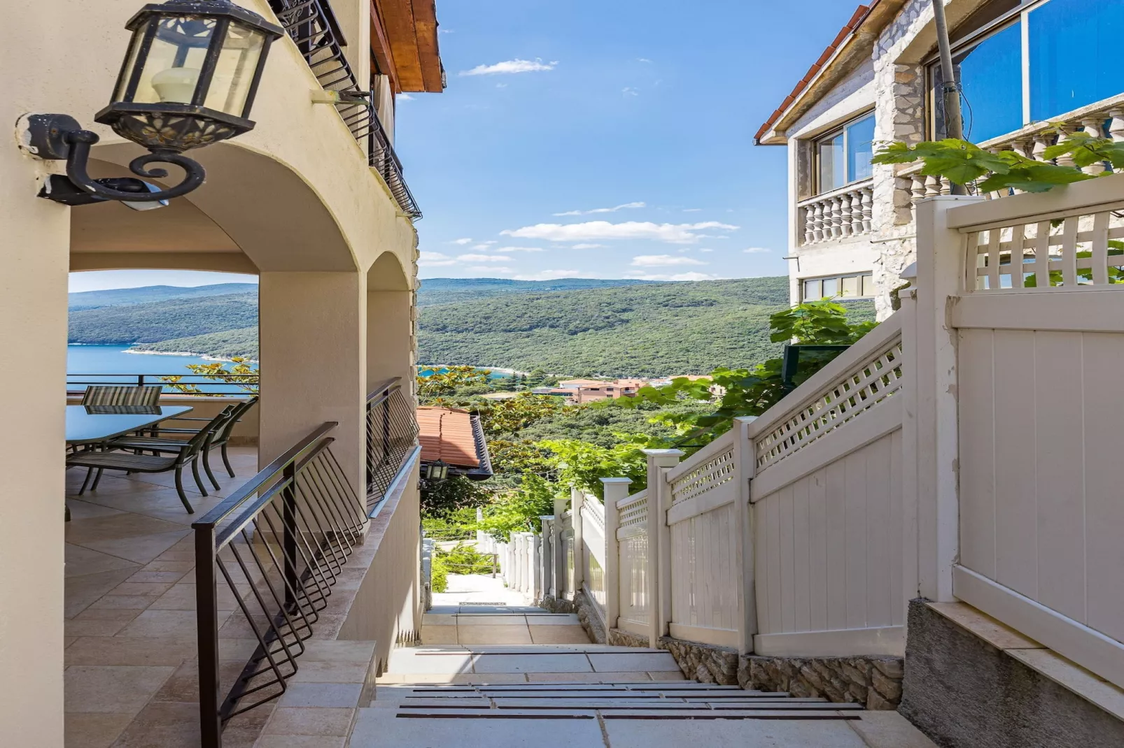 Lady M White - Balcony and Sea View-Outdoor
