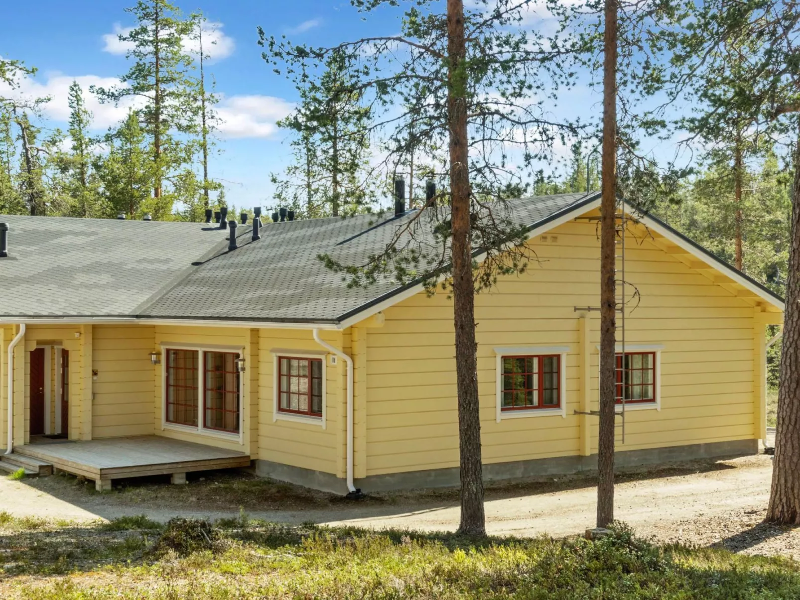 Hampus holiday home-Outside