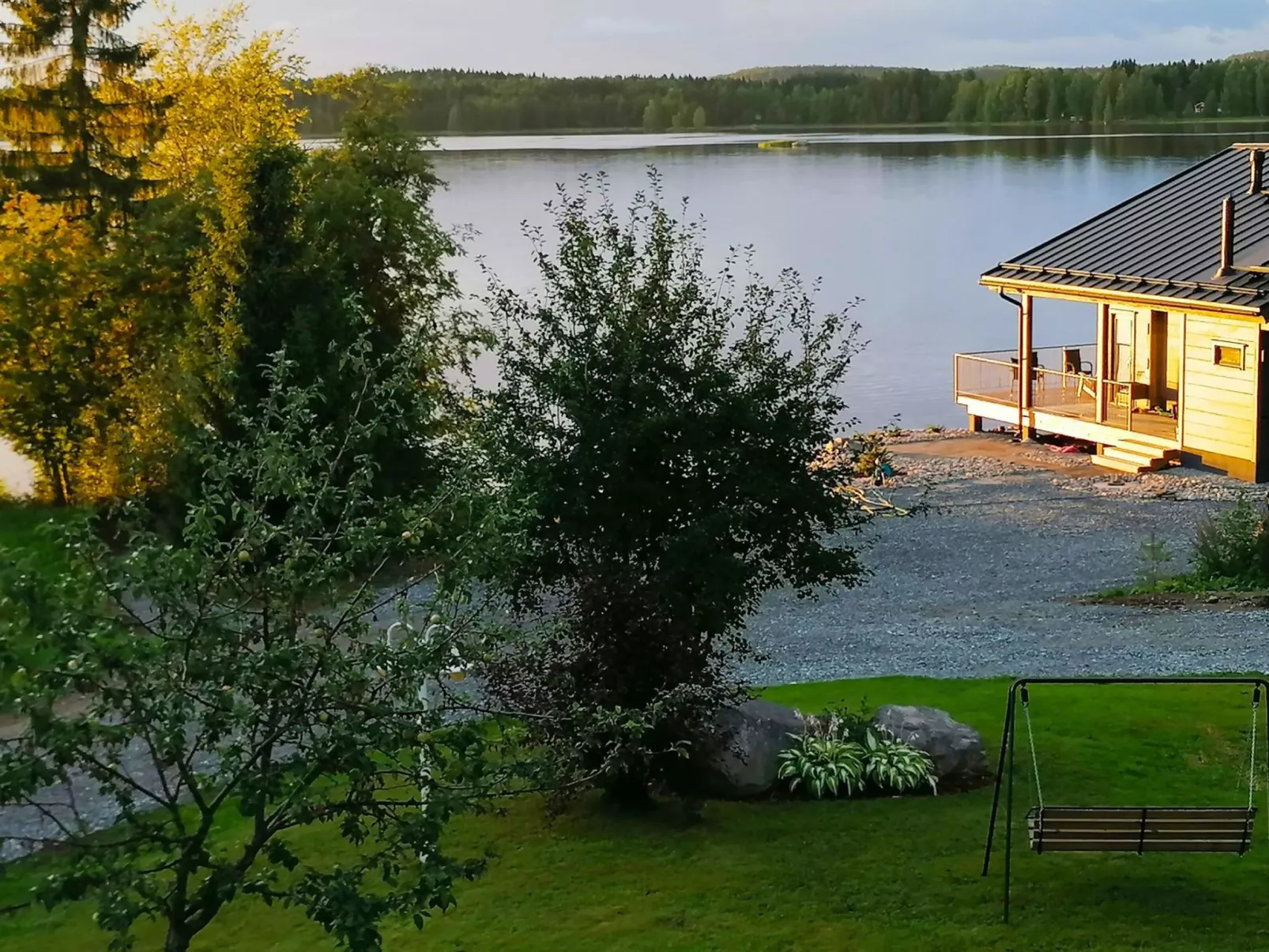 Lakeside villa-Outside