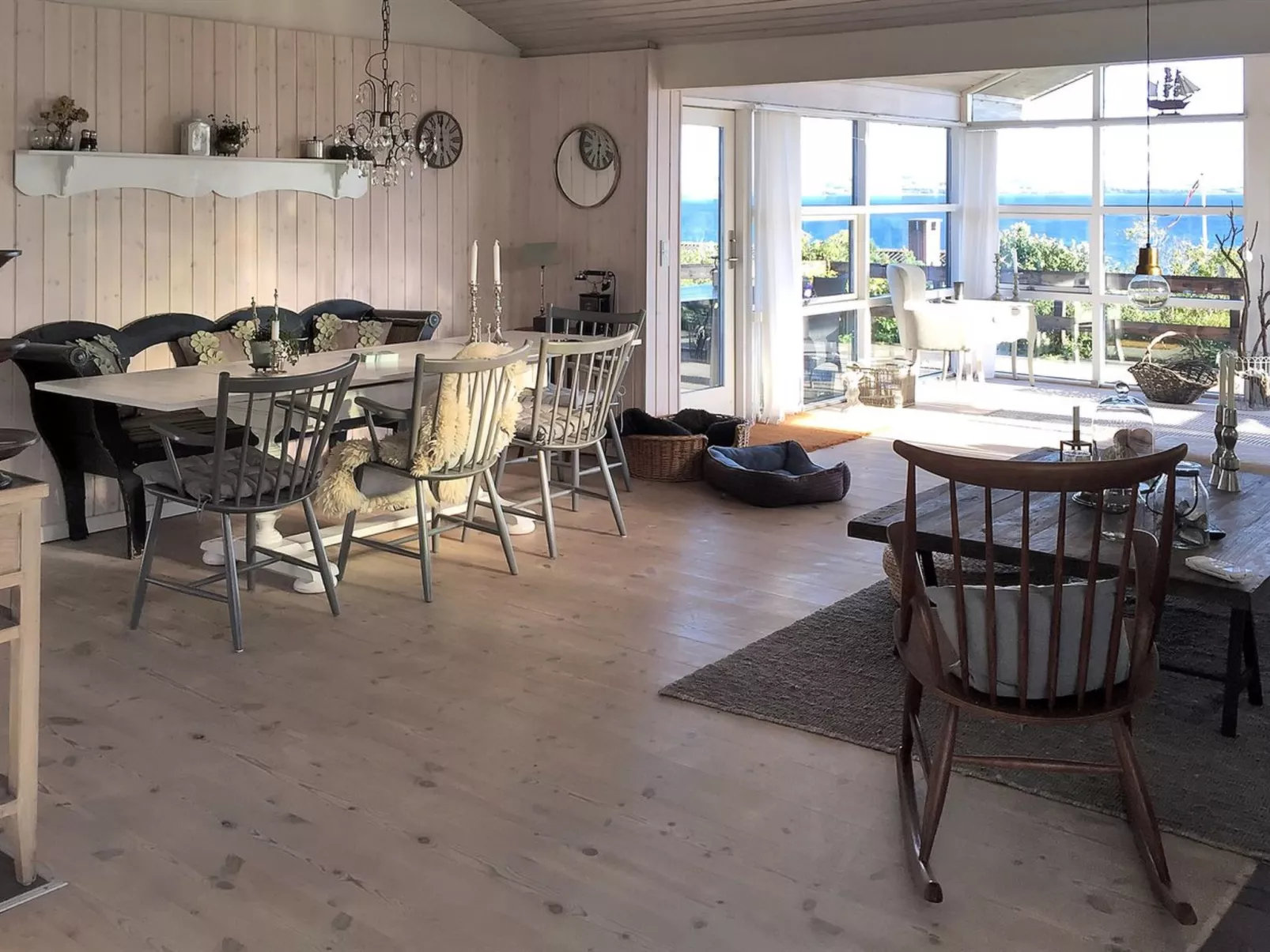 "Frithger" - 300m from the sea-Drinnen
