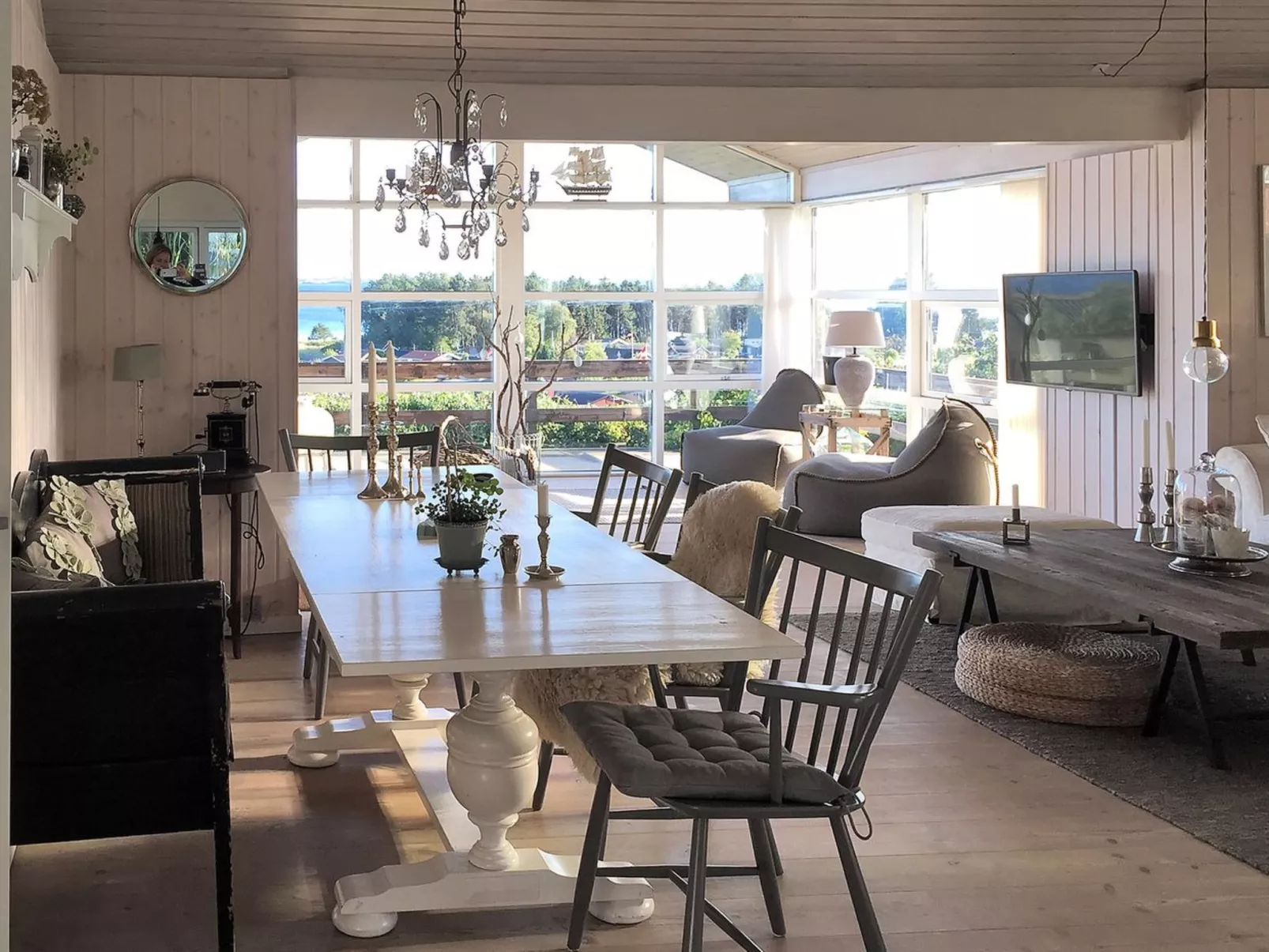 "Frithger" - 300m from the sea-Drinnen