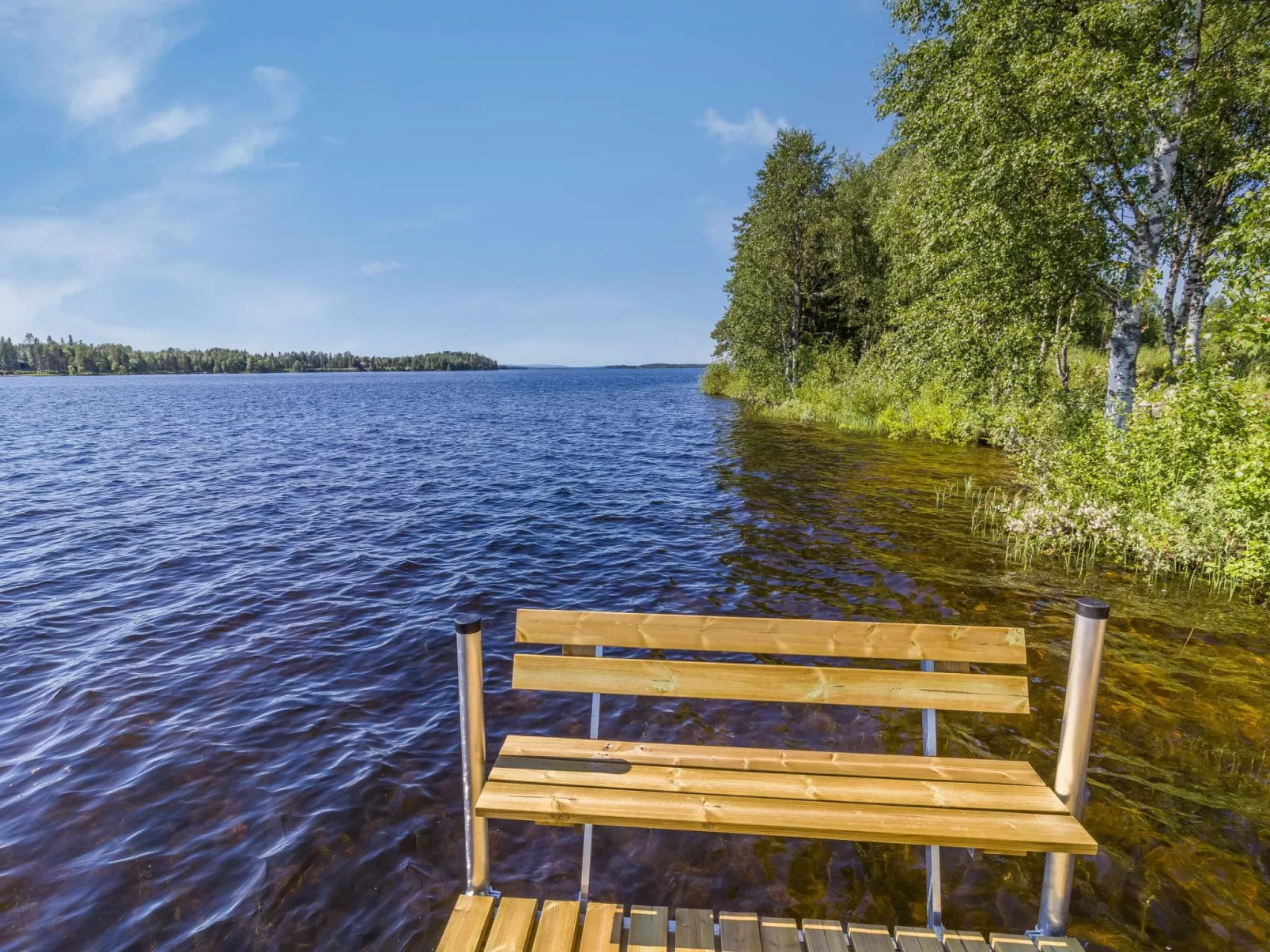 Ruka-kitkan käki-Outside