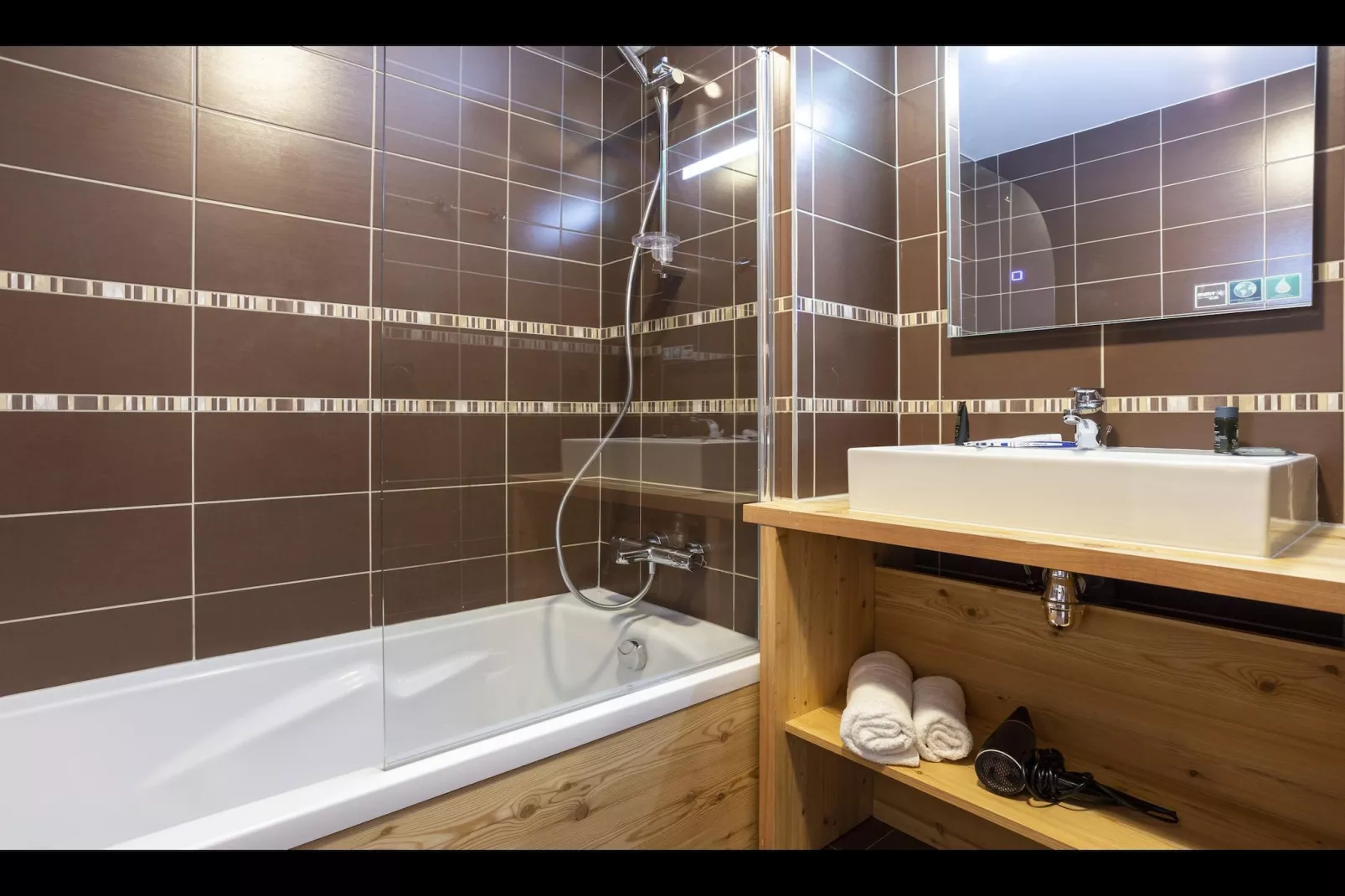 TIGNES_8PM-Bathroom