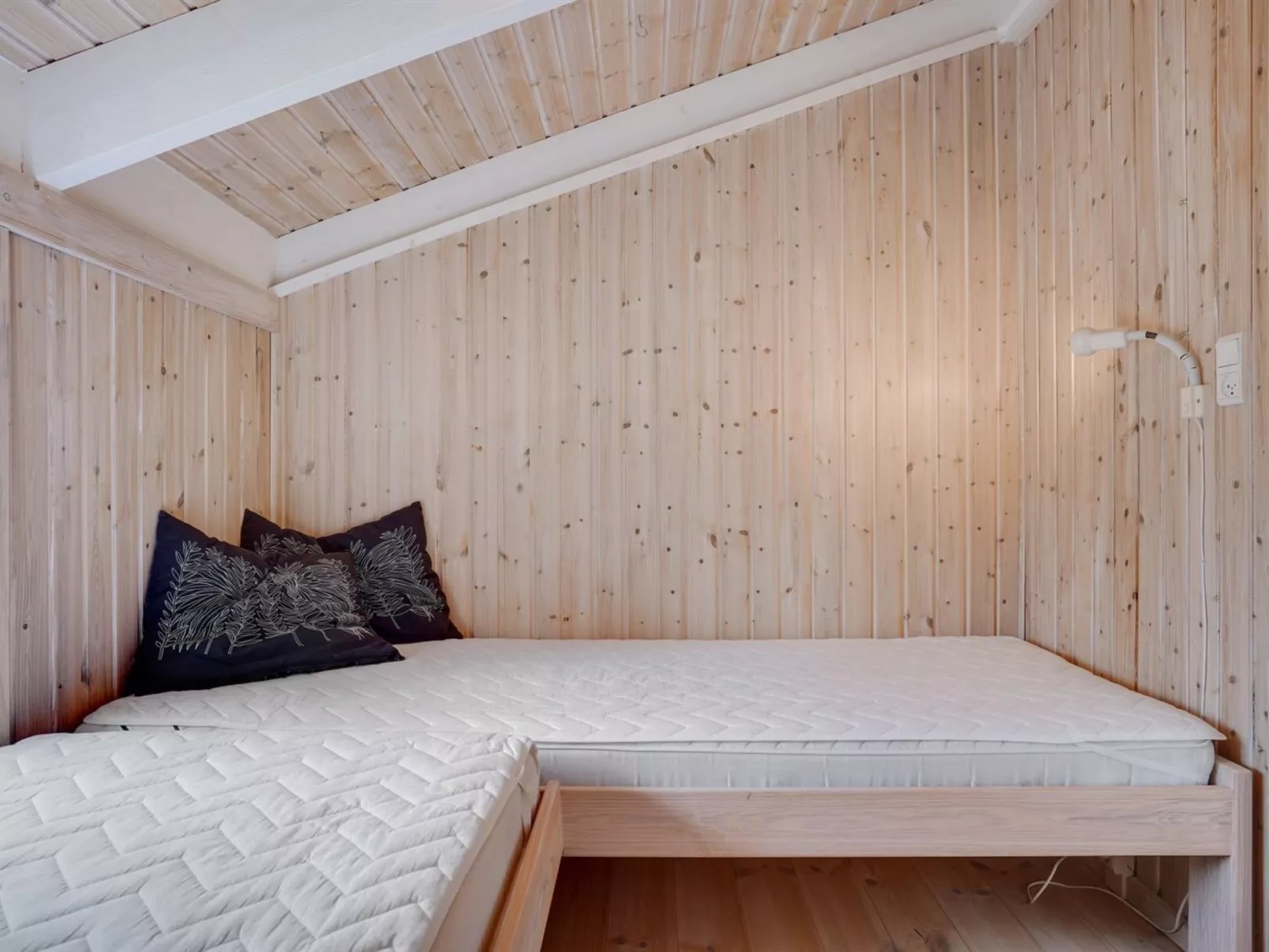 "Alvy" - 200m from the sea-Inside