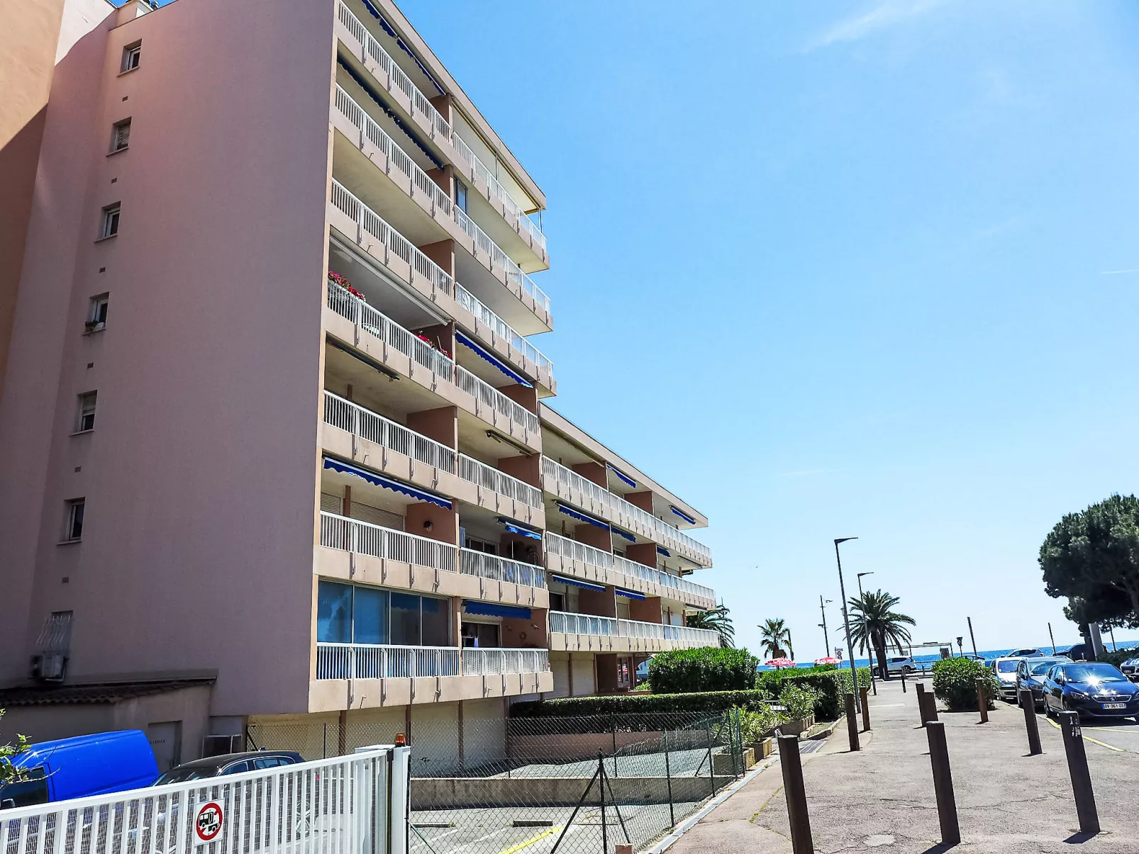 Le Méditerranée-Dehors