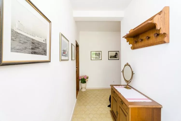 Holiday Home Field of Olives - Two Bedroom Holiday Home with Terrace-Innen