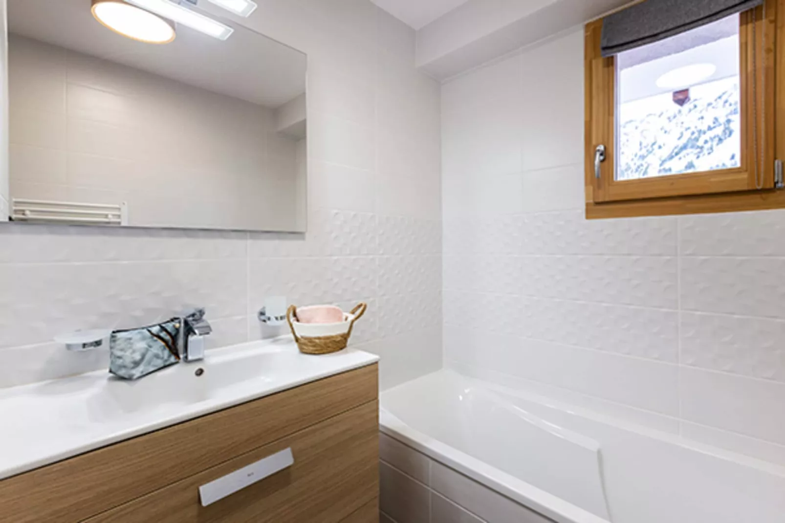 VAUJANY Le Saphir-A36P-Badezimmer